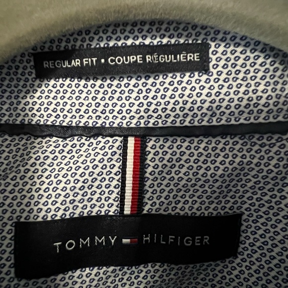 A Tommy Hilfiger dress shirt in XL / 34-35 / neck 17.5 - Picture 2 of 9